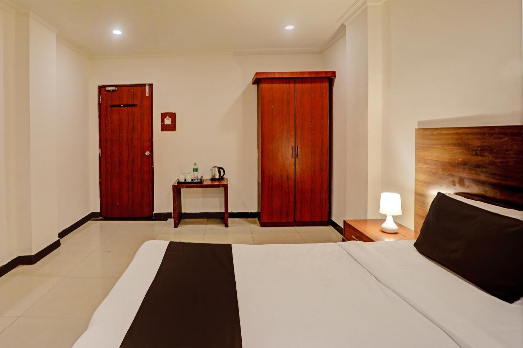 Hotel Airport Land New Delhi Eksteriør bilde